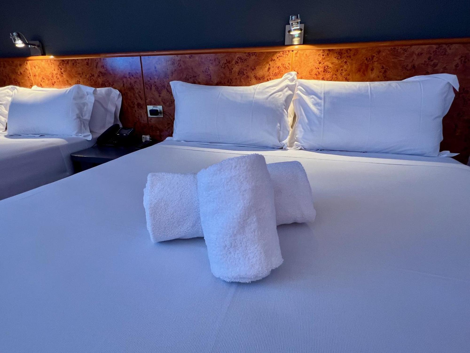 Ap Hotel Madrid Airport エクステリア 写真